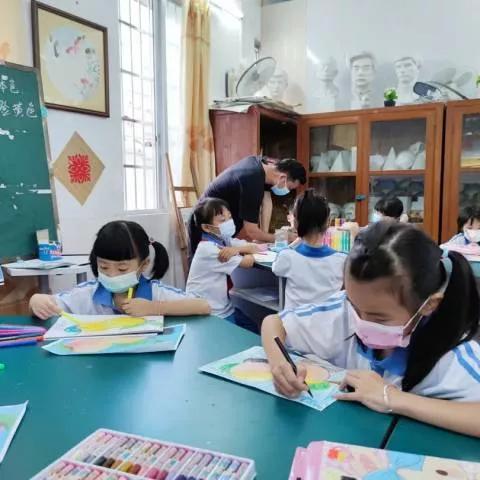 課后服務學校怎么做？帶你直擊廣東'官方帶娃'美術輔導現場